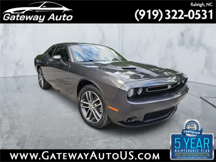 2019 Dodge Challenger SXT AWD photo 1