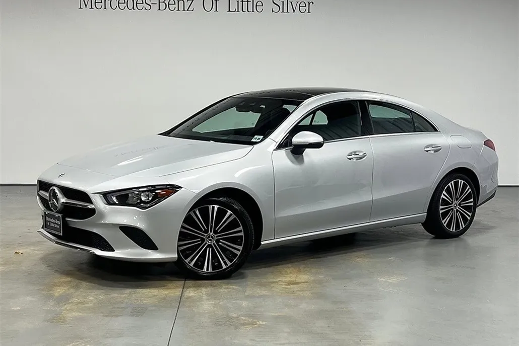 2023 Mercedes Benz CLA 250 4MATIC photo 1