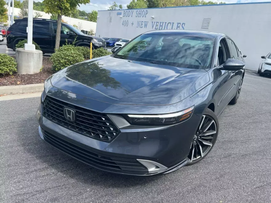2023 Honda Accord Hybrid Touring photo 1