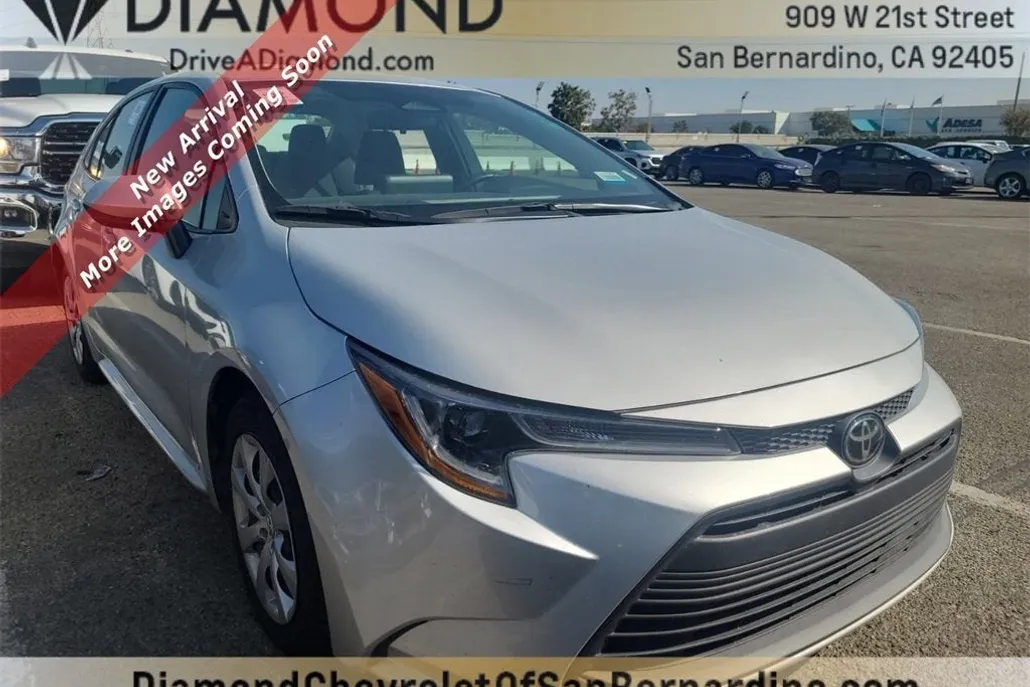 2023 Toyota Corolla LE photo 1