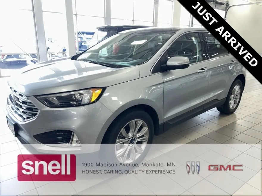 2022 Ford Edge Titanium photo 1