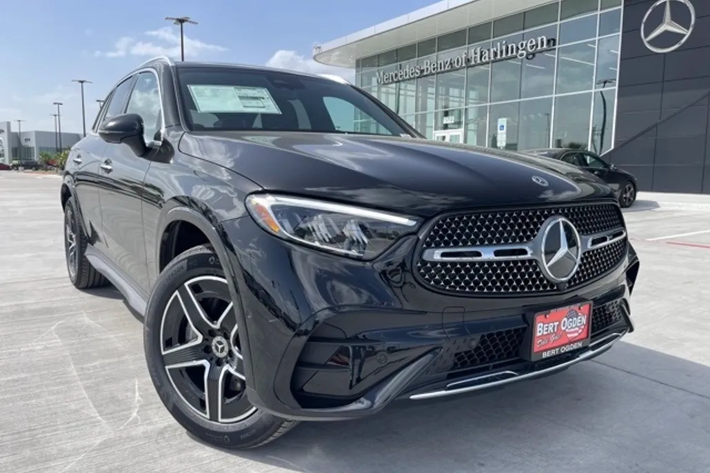 2025 Mercedes Benz GLC 300 4MATIC photo 1