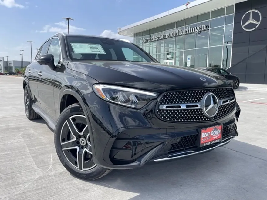 2025 Mercedes Benz GLC 300 4MATIC photo 1