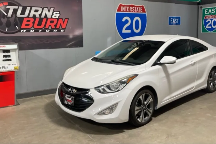 2014 Hyundai Elantra Coupe Base photo 1