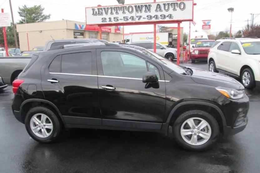 2020 Chevrolet Trax LT photo 1