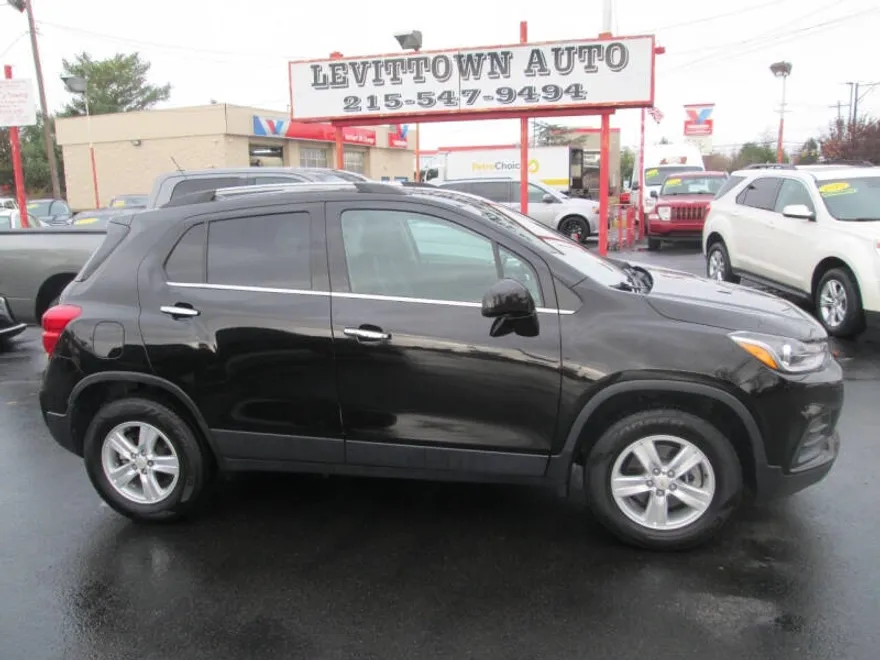 2020 Chevrolet Trax LT photo 1