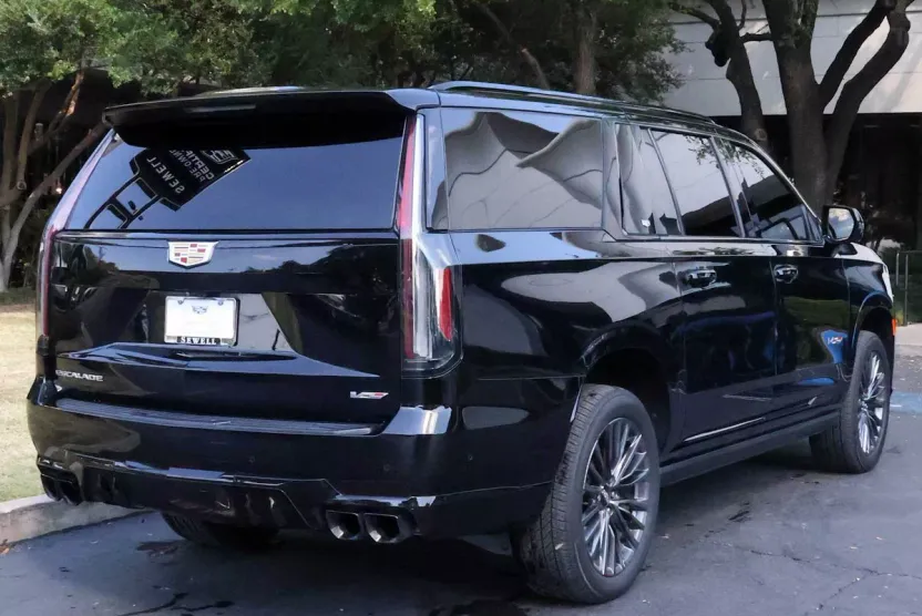 2023 Cadillac Escalade ESV photo 1