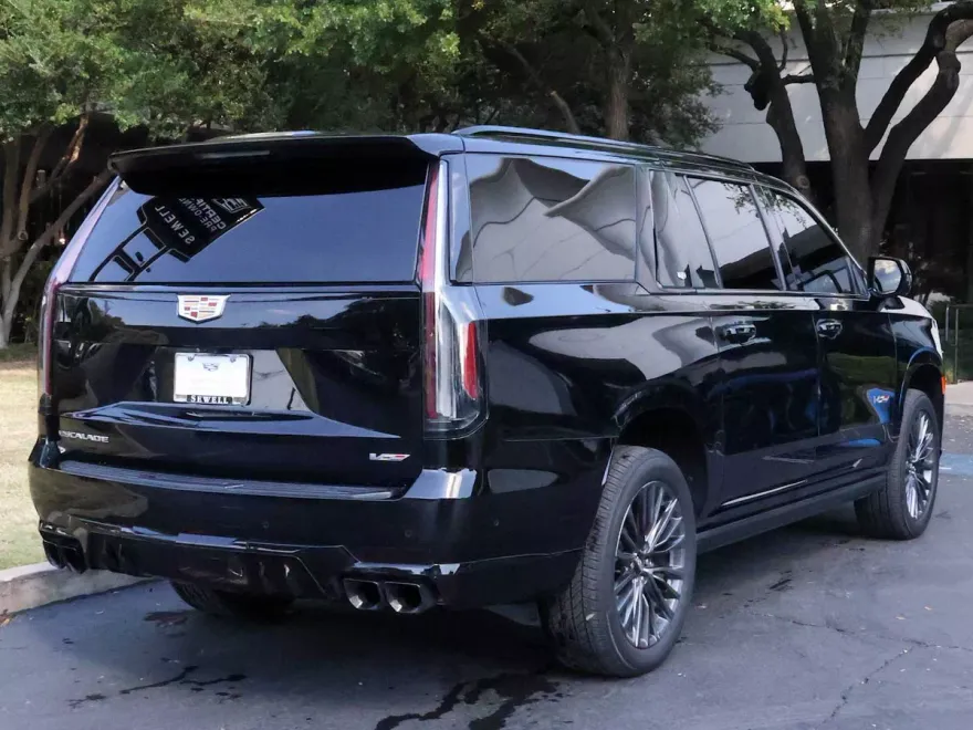 2023 Cadillac Escalade ESV photo 1