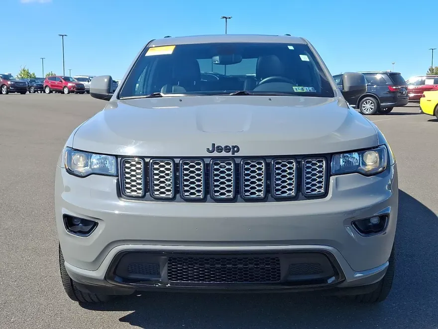 2022 Jeep Cherokee Laredo photo 1