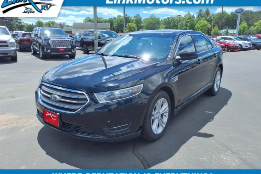 2018 Ford Taurus SEL photo 1