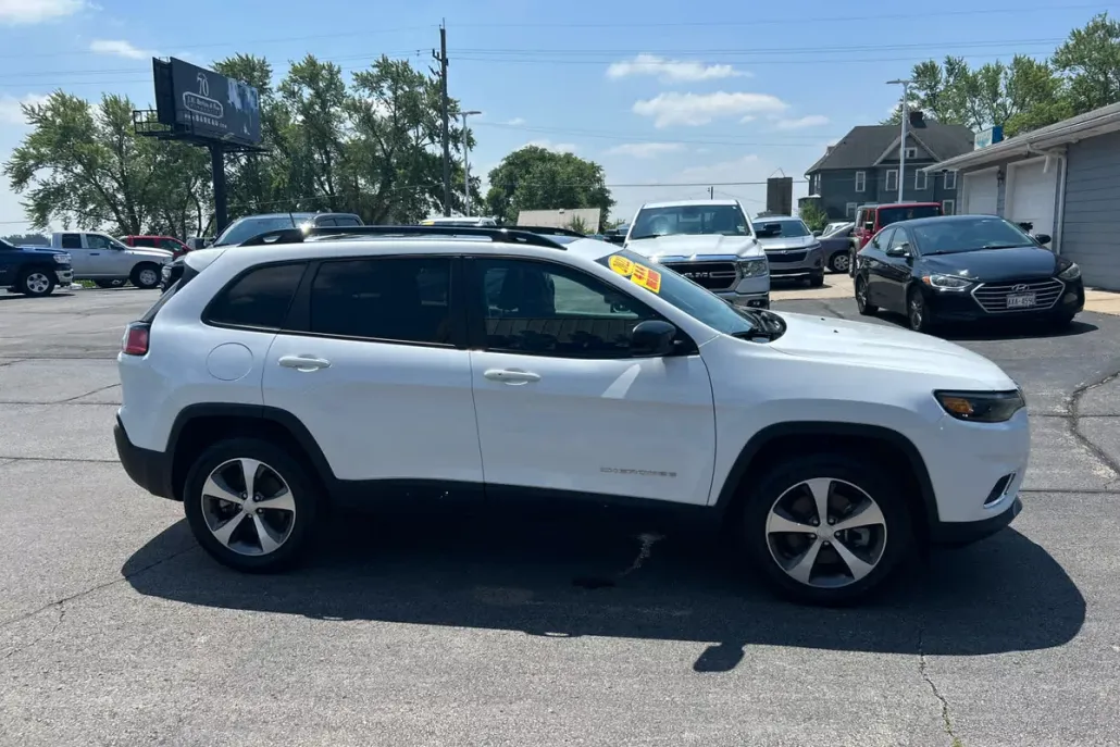 2022 Jeep Cherokee Limited photo 1