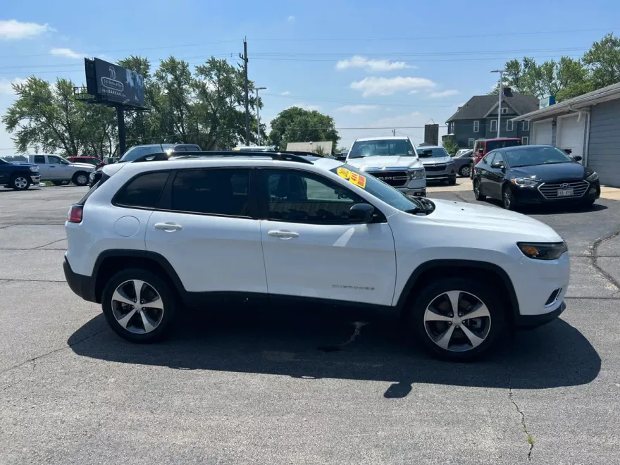 2022 Jeep Cherokee Limited photo 1