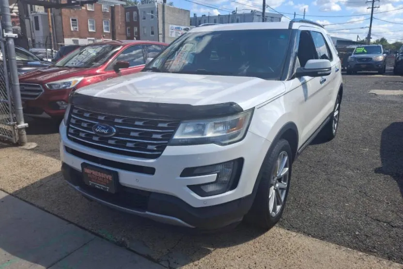 2016 Ford Explorer Limited photo 1