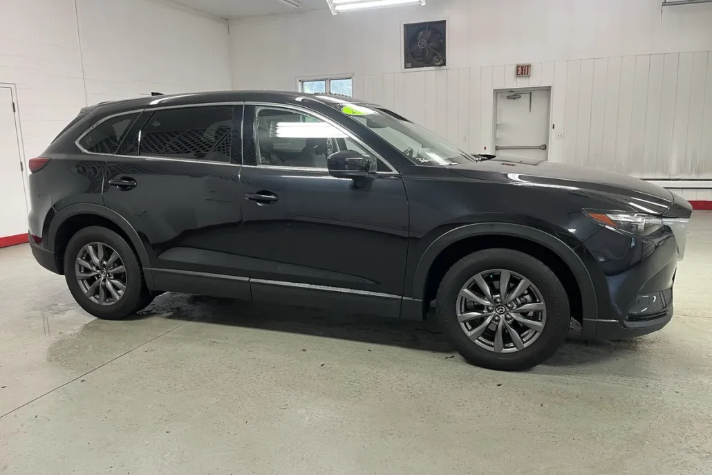 2023 Mazda CX-9 Touring photo 1
