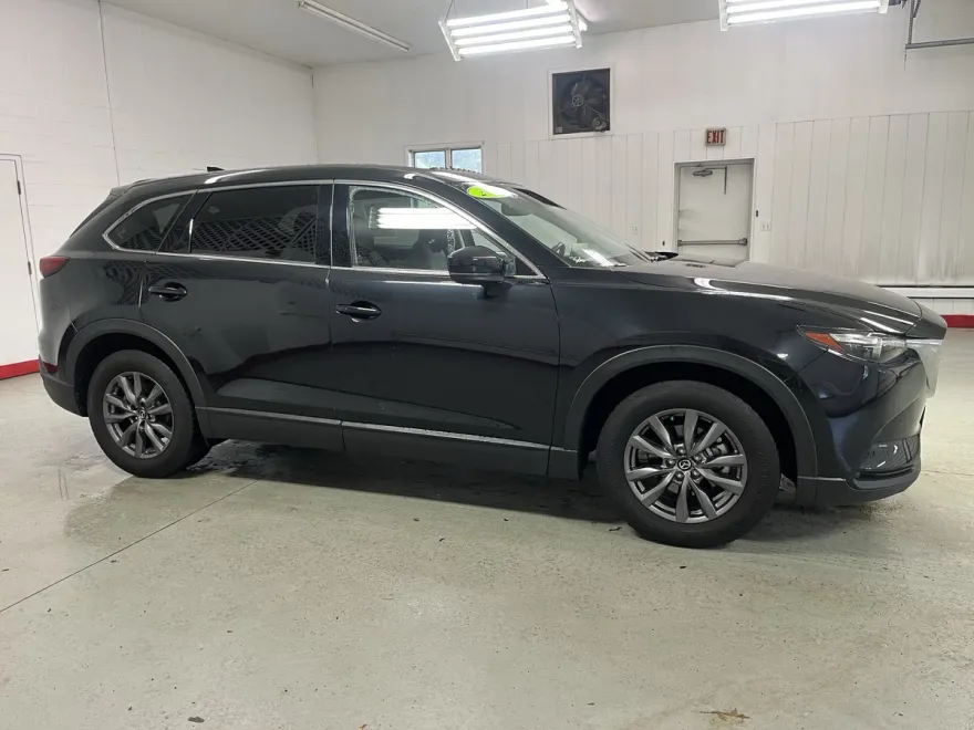 2023 Mazda CX-9 Touring photo 1