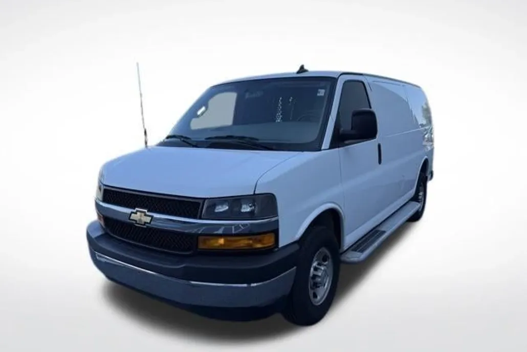 2023 Chevrolet Express Cargo 2500 photo 1