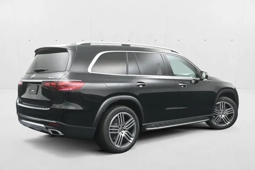 2026 Mercedes Benz GLS 450 4MATIC photo 1