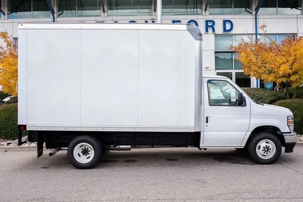 2025 Ford E-350 photo 1