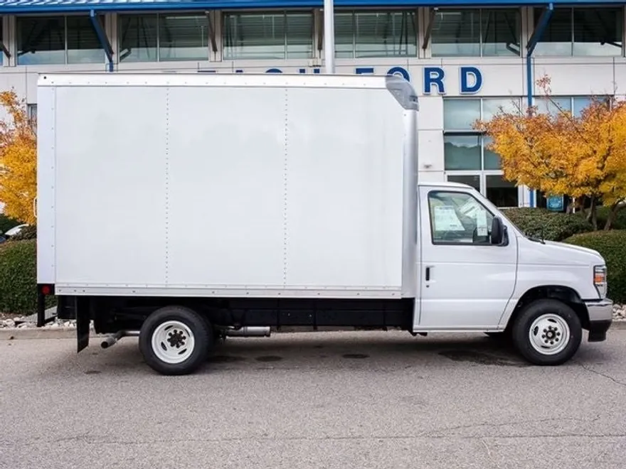 2025 Ford E-350 photo 1