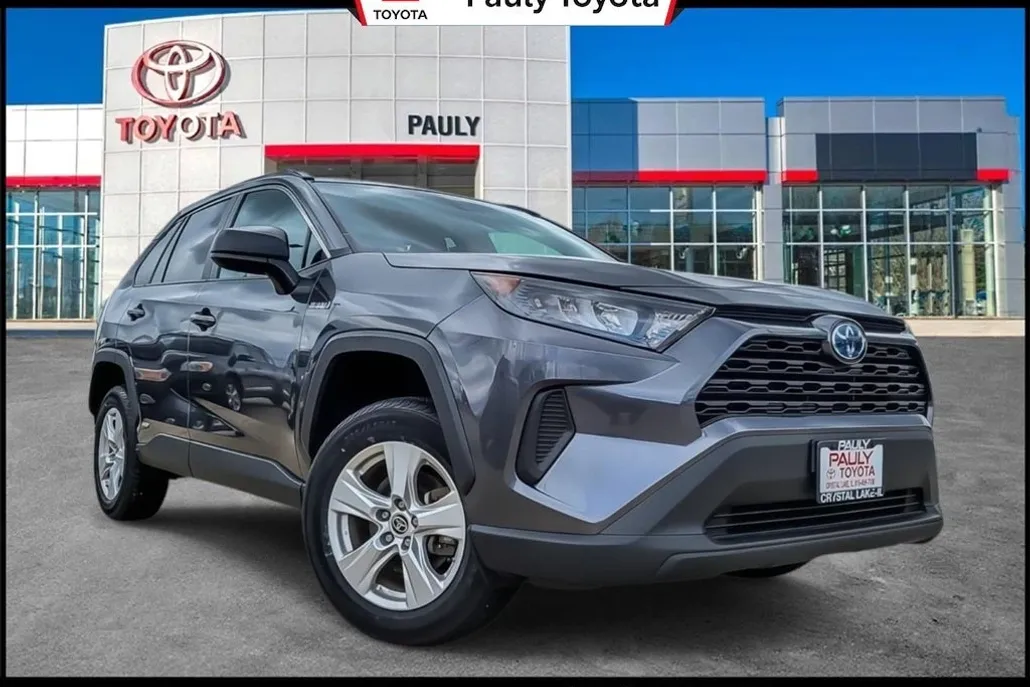 2021 Toyota RAV4 LE photo 1