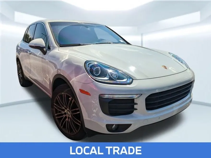 2016 Porsche Cayenne Base photo 1