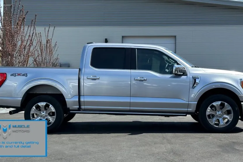 2023 Ford F-150 Platinum photo 1