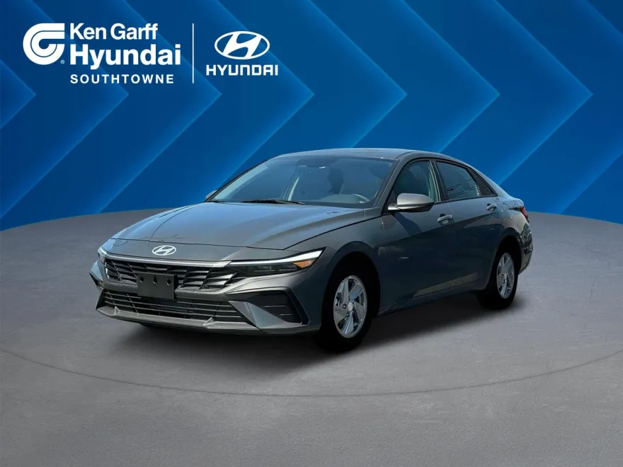 2025 Hyundai Elantra SE photo 1