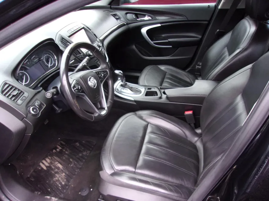2016 Buick Regal photo 1