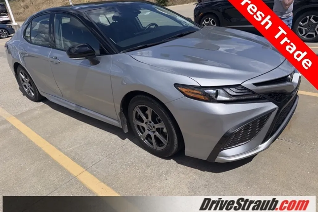 2021 Toyota Camry XSE photo 1