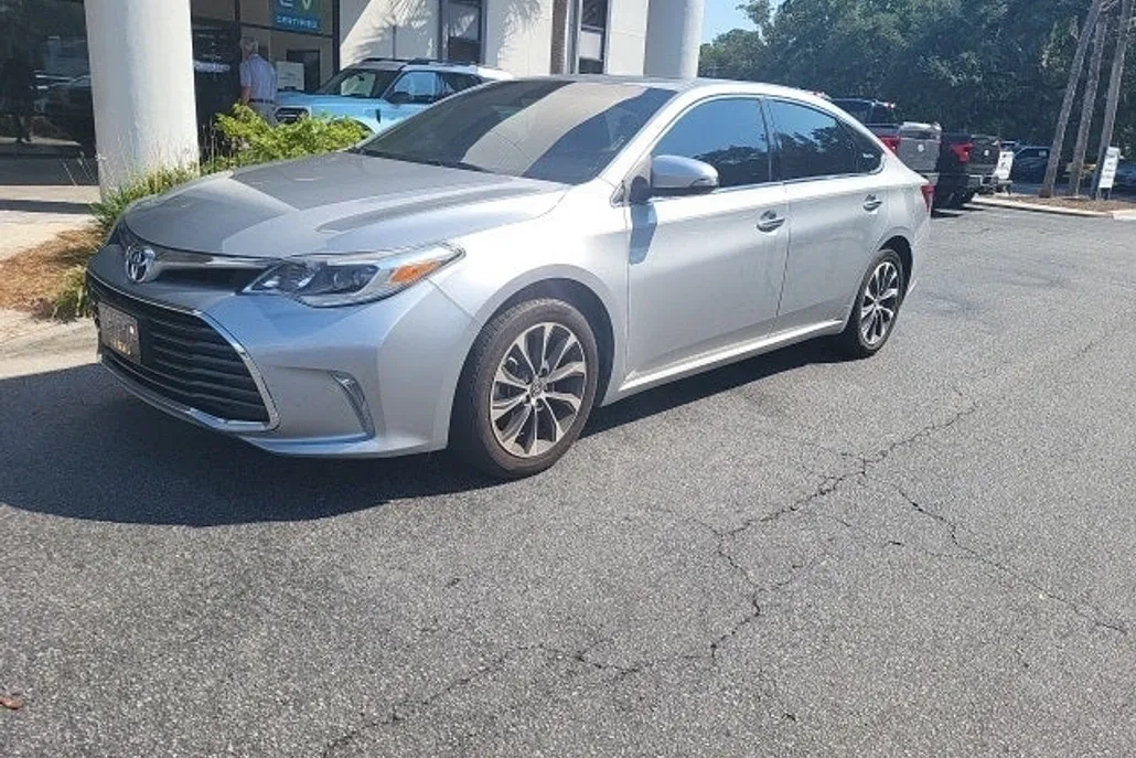 2016 Toyota Avalon Base photo 1