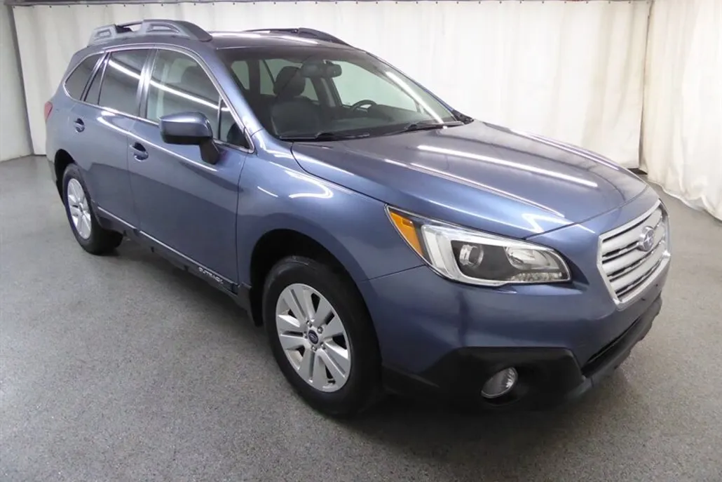 2017 Subaru Outback 2.5i Premium photo 1