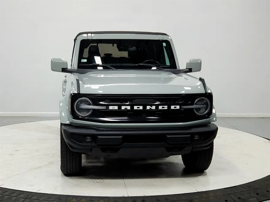 2021 Ford Bronco Outer Banks photo 1