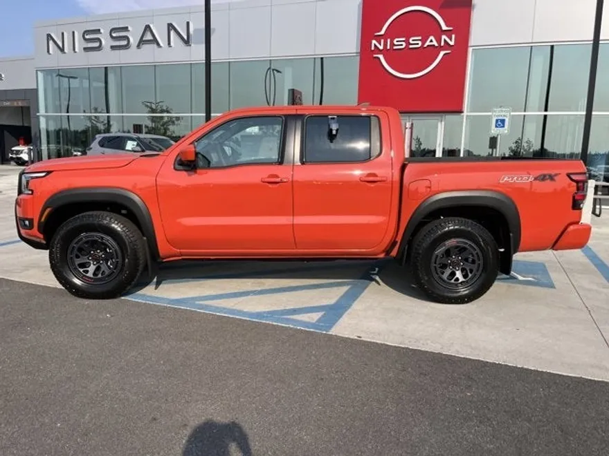 2025 Nissan Frontier Crew Cab PRO-4X photo 1