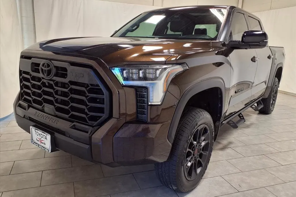 2025 Toyota Tundra Limited photo 1