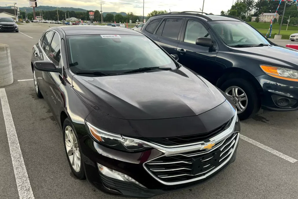 2021 Chevrolet Malibu 1LT photo 1