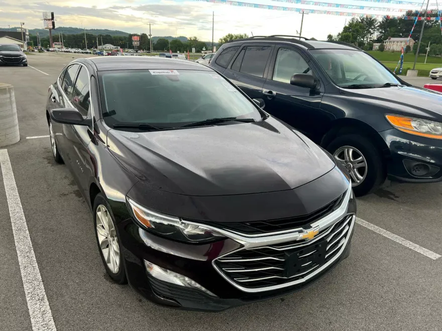 2021 Chevrolet Malibu 1LT photo 1