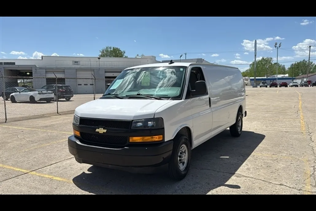 2021 Chevrolet Express Cargo 2500 photo 1