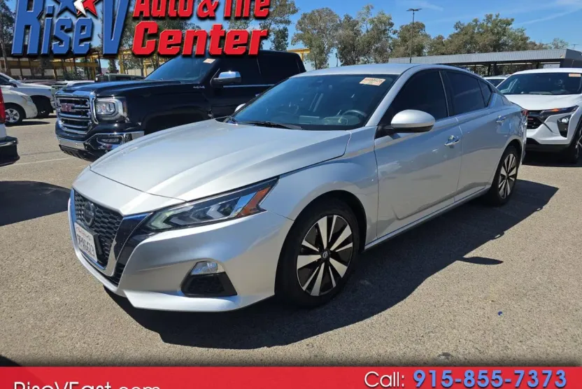 2021 Nissan Altima 2.5 SV photo 1