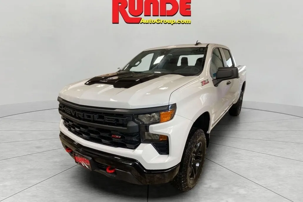 2025 Chevrolet Silverado 1500 Custom Trail Boss photo 1