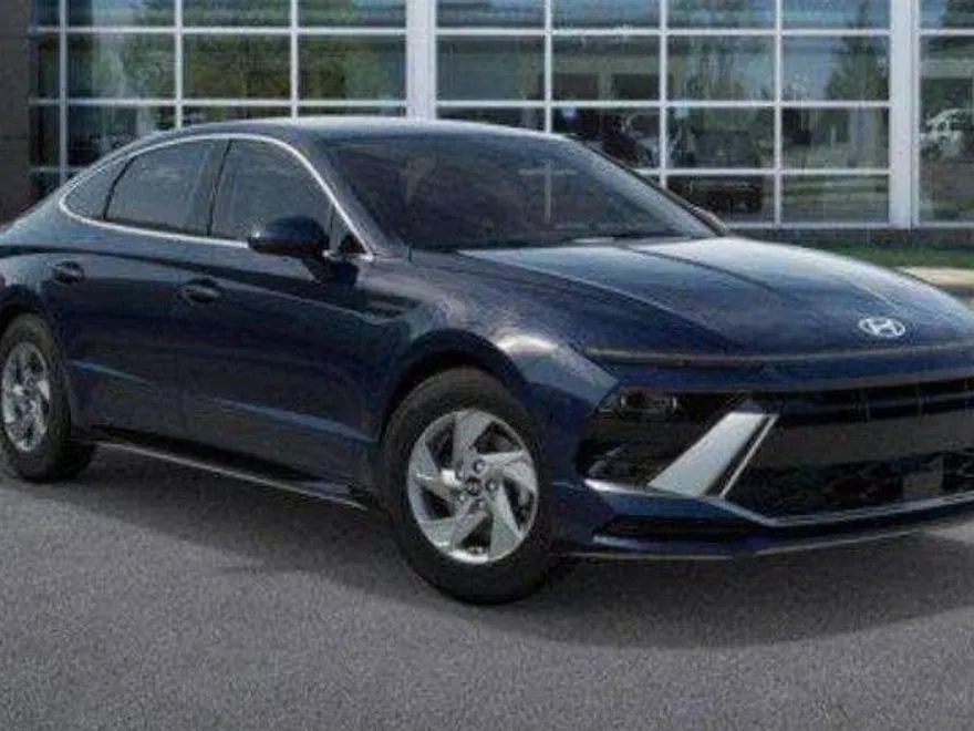 2025 Hyundai Sonata SE photo 1