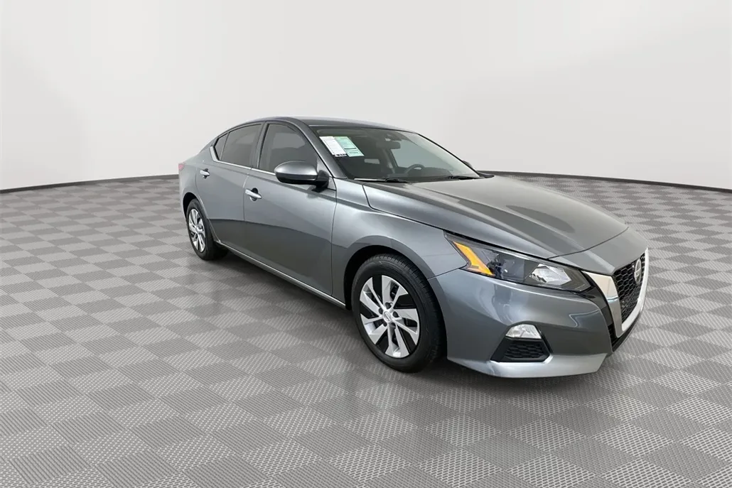 2022 Nissan Altima 2.5 S photo 1