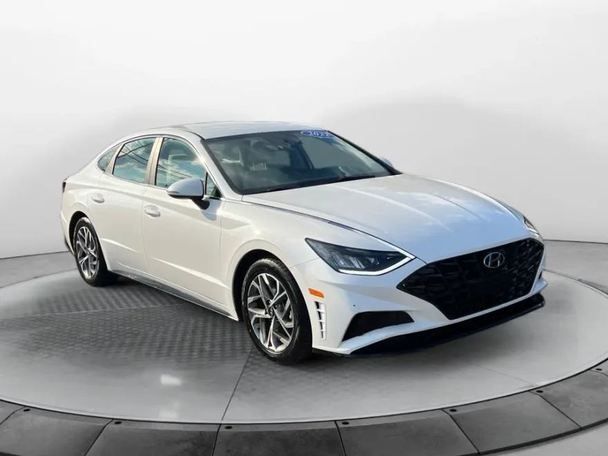 2022 Hyundai Sonata SEL photo 1