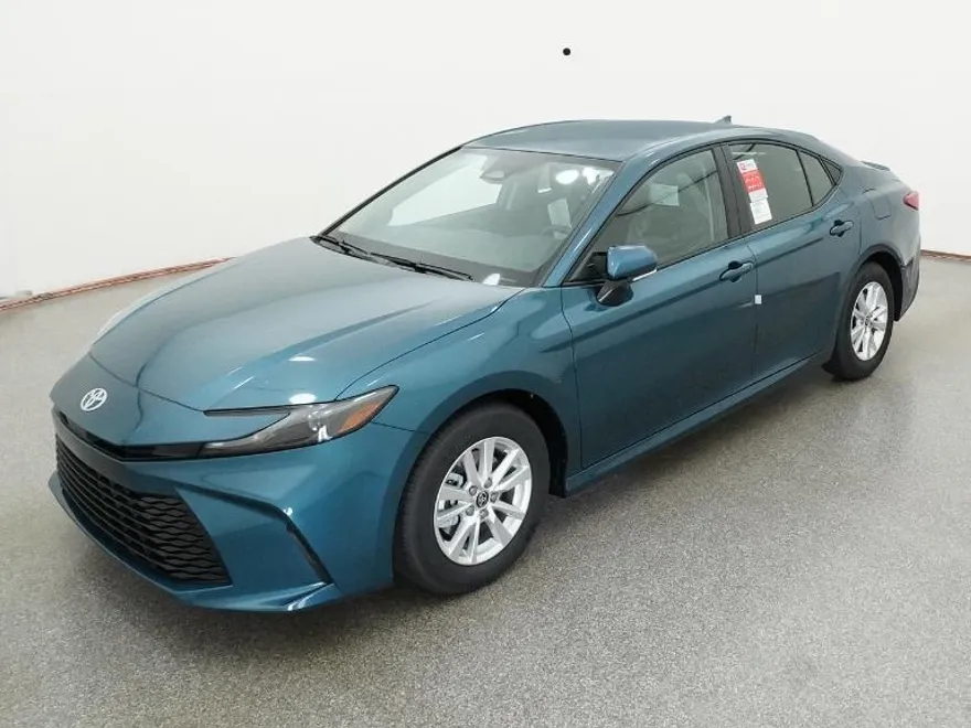 2026 Toyota Camry LE photo 1