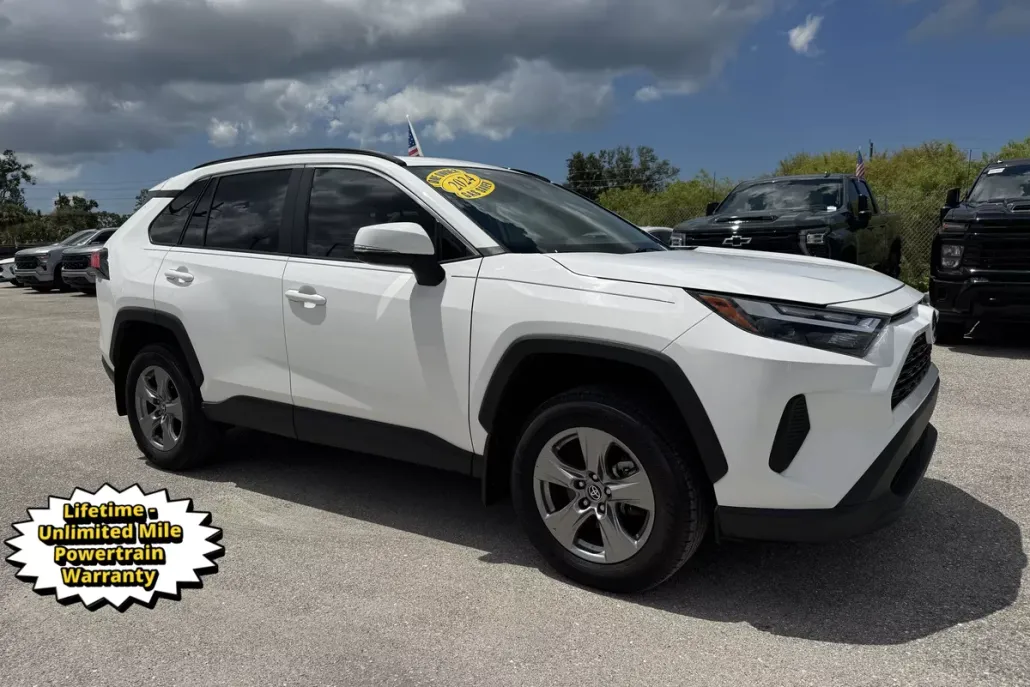 2024 Toyota RAV4 XLE photo 1