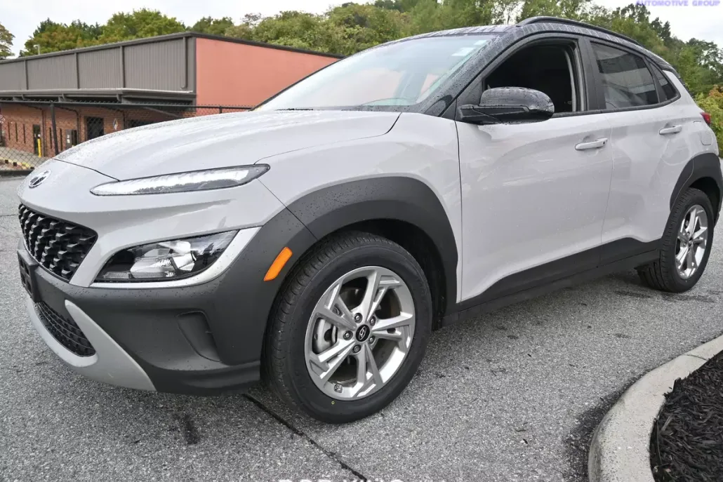 2023 Hyundai Kona SEL photo 1