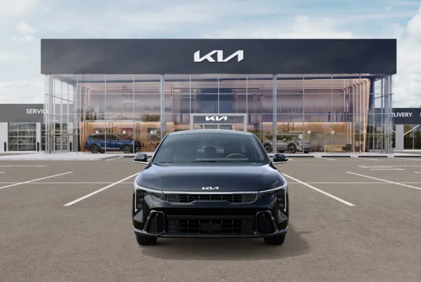 2025 Kia K4 GT-Line photo 1