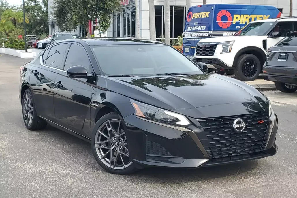 2023 Nissan Altima SR VC-Turbo photo 1