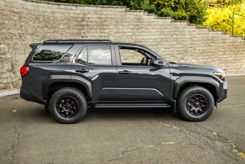 2025 Toyota 4Runner TRD Off-Road Premium photo 1