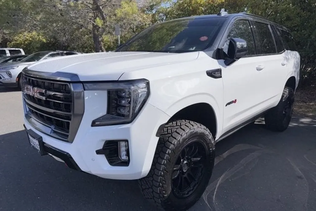 2024 Gmc Yukon AT4 photo 1
