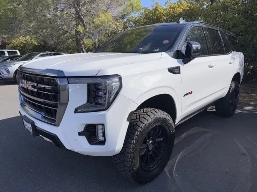 2024 Gmc Yukon AT4 photo 1